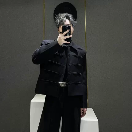 Men Suit Short Style Shoulder Pad Pocket Decoration Design Jacket Streetwear Fashion Business British Jacket Men'S Clothing 2025