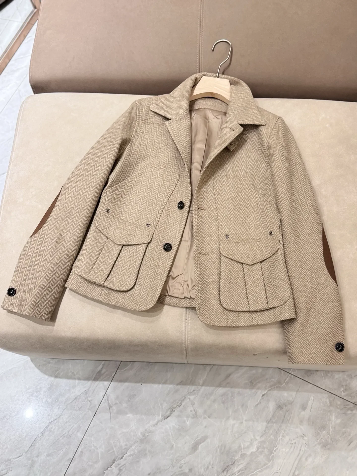 kf-S52b1026a64424531a1646f52d79f2df4G Elegant khaki spliced brown long sleeved lapel single breasted jacket autumn new clothing silk wool blend women's jacket - Image 1