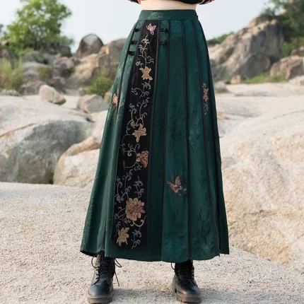 High Quality Floral Embroidery Long Skirt Women New Arrival 2025 Spring Chinese Style Vintage Ladies Elegant A-line Skirts M932