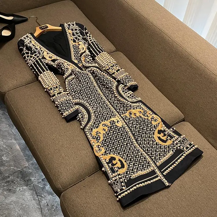 kf-Scc69e4dbe83946f486853213ddb91ad8V Lady Vintage Luxury Fine Workmanship Beading Embroidery V-neck Long Sleeve Wear Fall Winter Coat for Women - Image 1