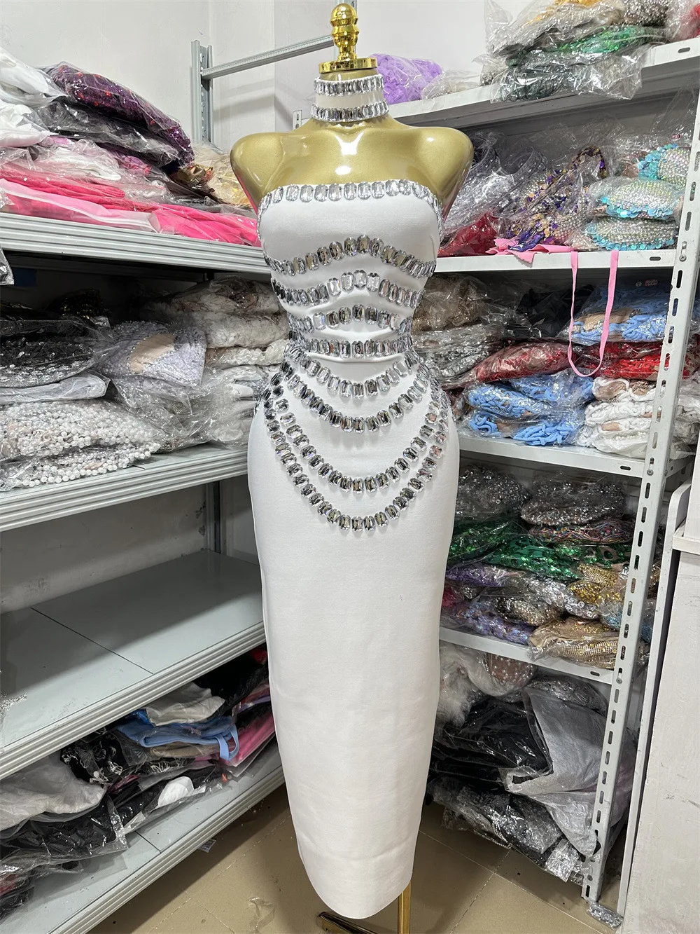 kf-Seb633dbabdd9431c9a6efd159d97a1a1a Factory Wholesale Women 2025 Elegant Strapless Crystal Embroidery Bandage Gowns With Choker Birthday Evening Party Dresses - Image 1