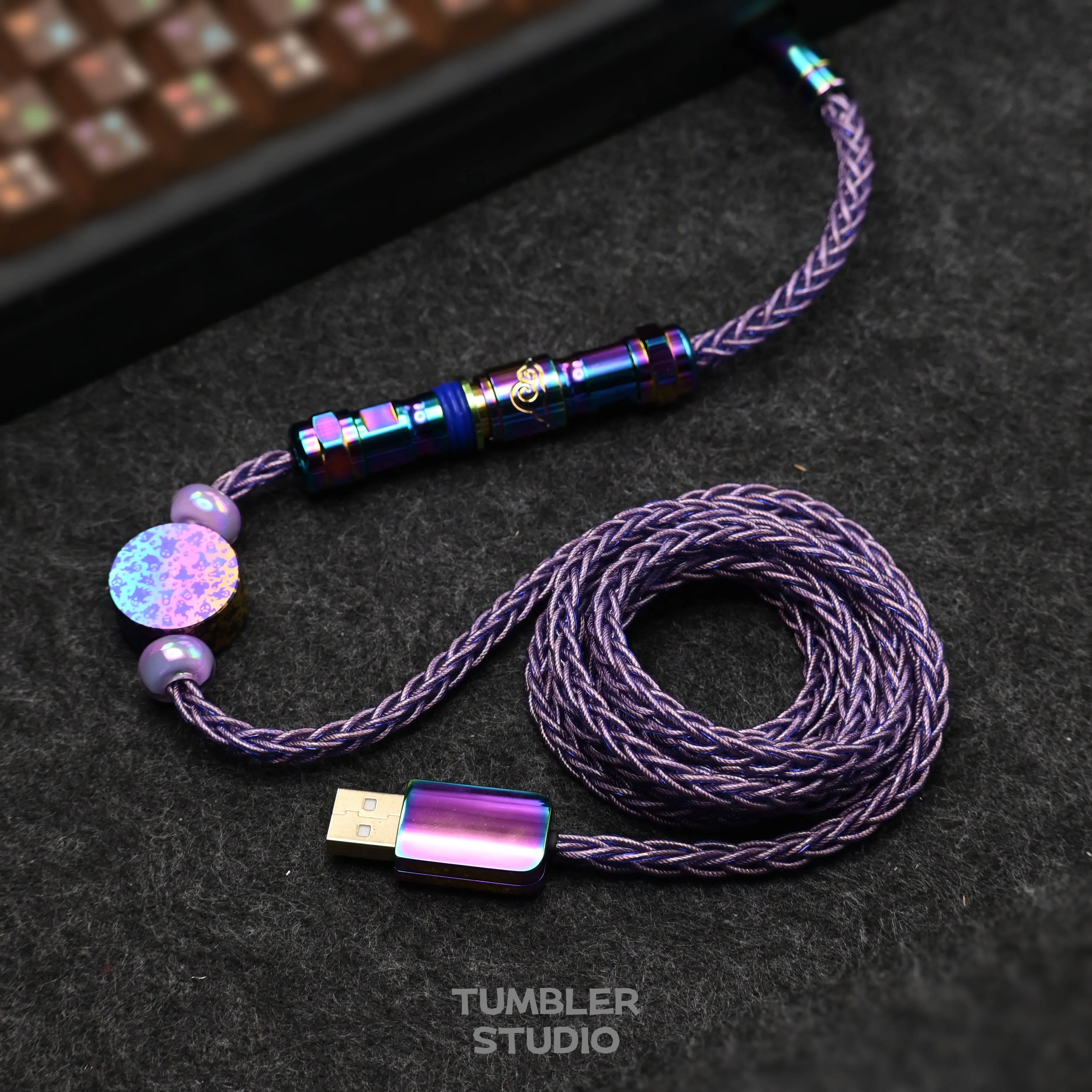 kf-S926cfef33b7243afb898c0d5742f1fae5 Tumbler Studio RGB 8K Aviator Cable Halloween Purple Single Crystal Copper Magnetic Mechanical Keyboard Cable USB-C Spring Wire - Image 1