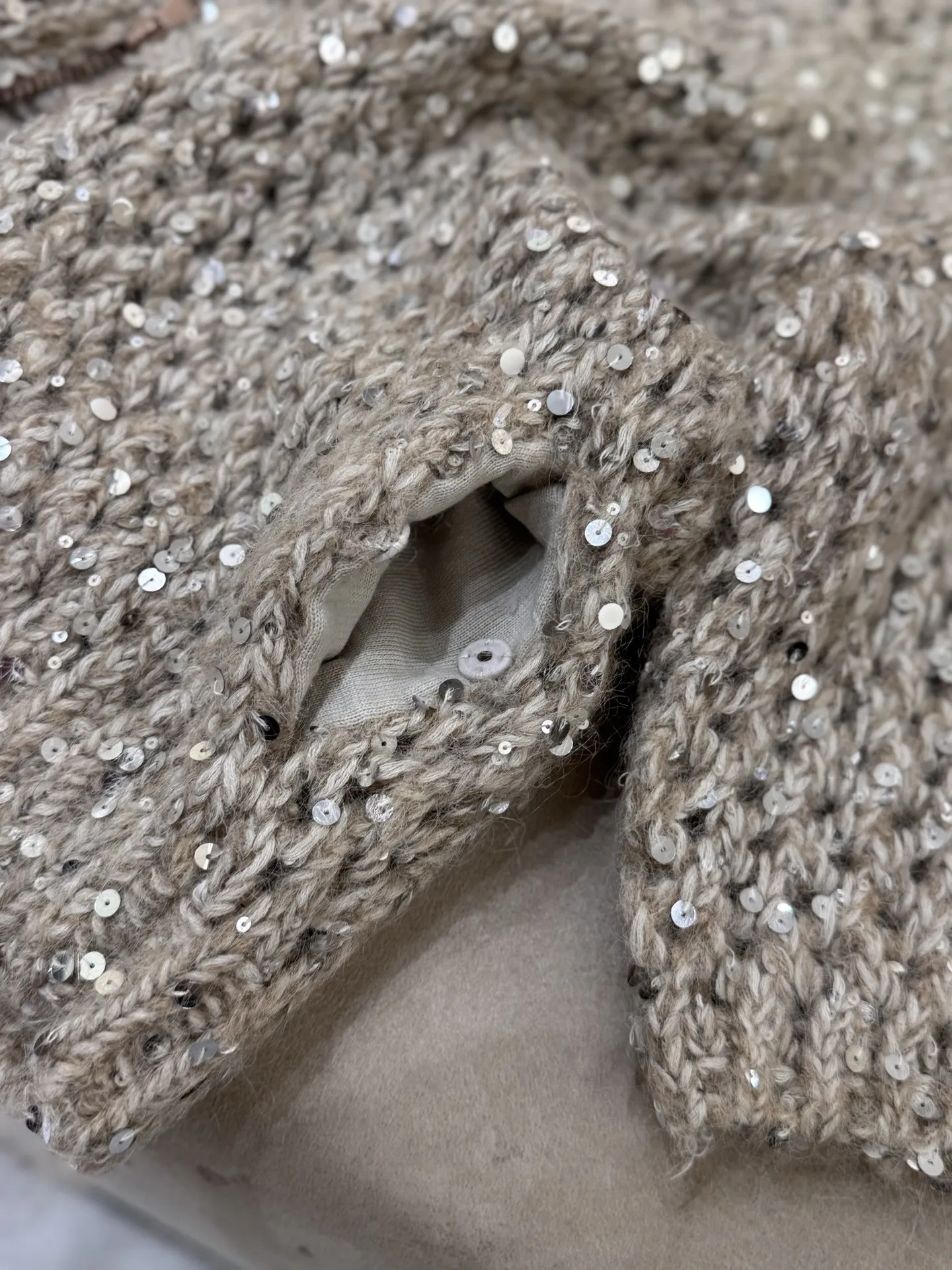 kf-S82b6285b1b424de5a550463ec72e5820P 2025 Autumn And Winter New Wool Sequin Hooded Comfortable And Fashionable Cardigan Tops Jacket For Women - Image 1